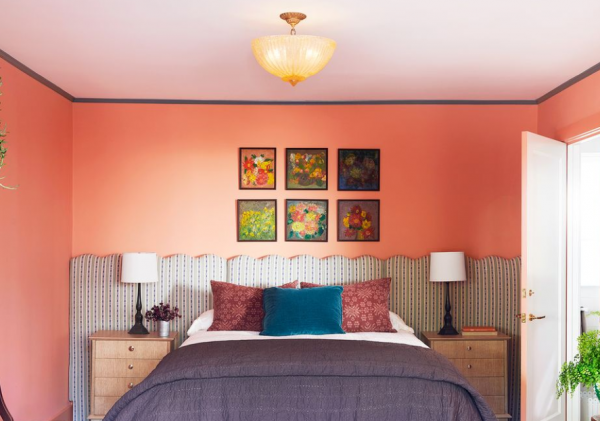 Warna oranye atau merah cerah yang memberikan semangat